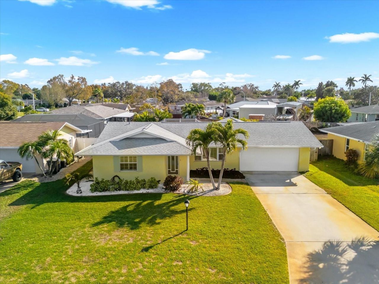 5723 1st Avenue Drive W, Bradenton, FL 34209 Photo