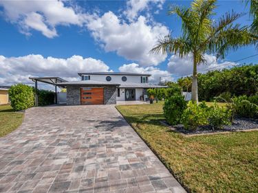 2424 HARBOUR DRIVE, PUNTA GORDA, FL 33983