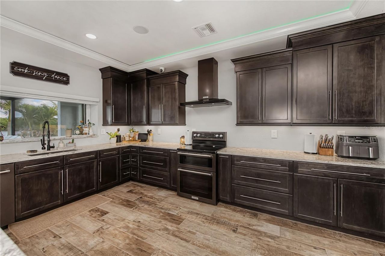 2424 Harbour Drive, Punta Gorda, FL 33983 Photo