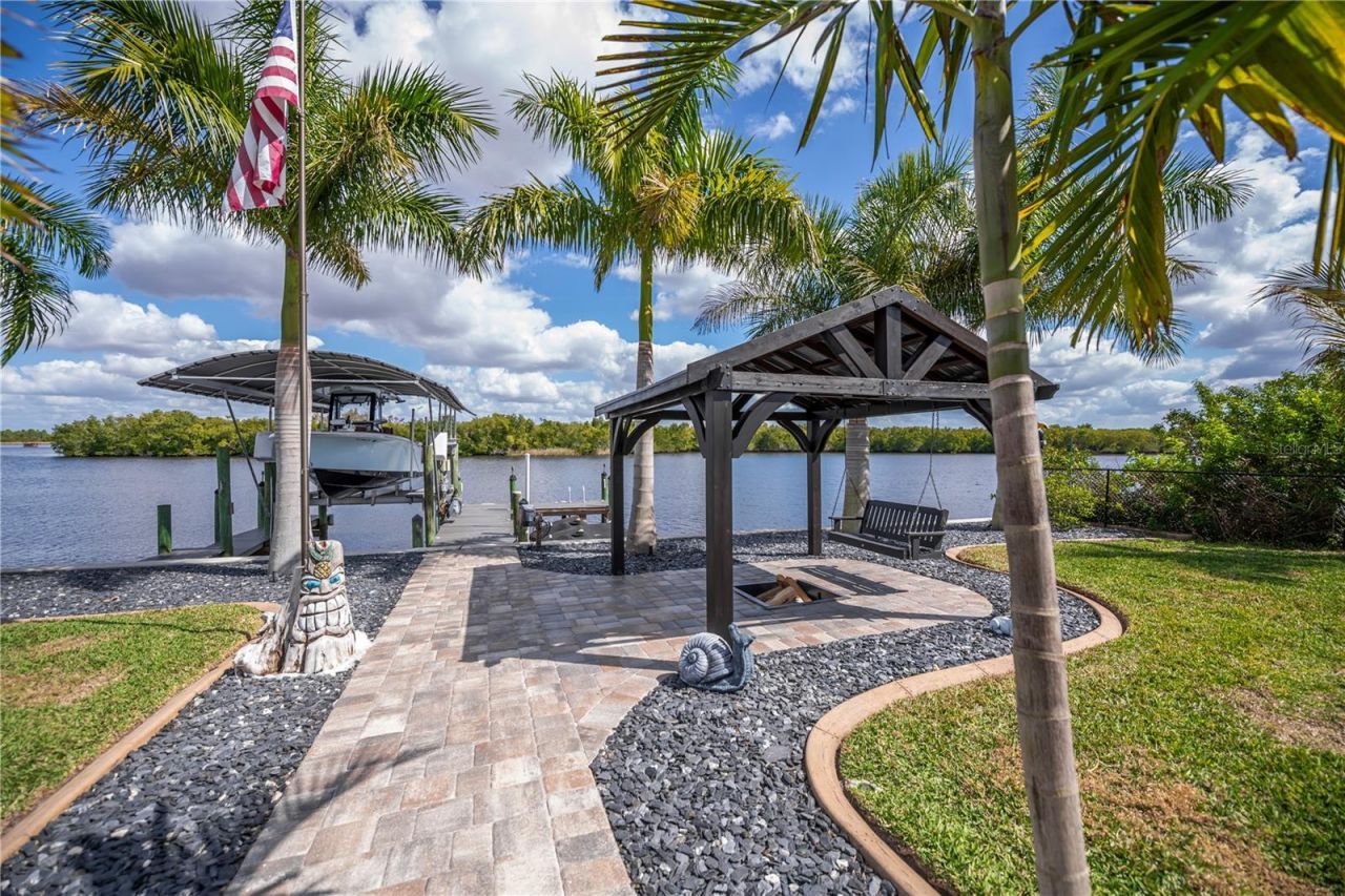 2424 Harbour Drive, Punta Gorda, FL 33983 Photo