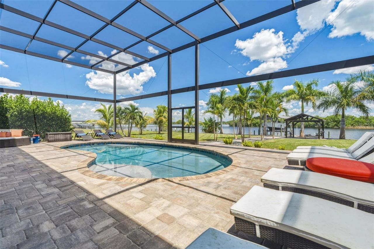 2424 Harbour Drive, Punta Gorda, FL 33983 Photo