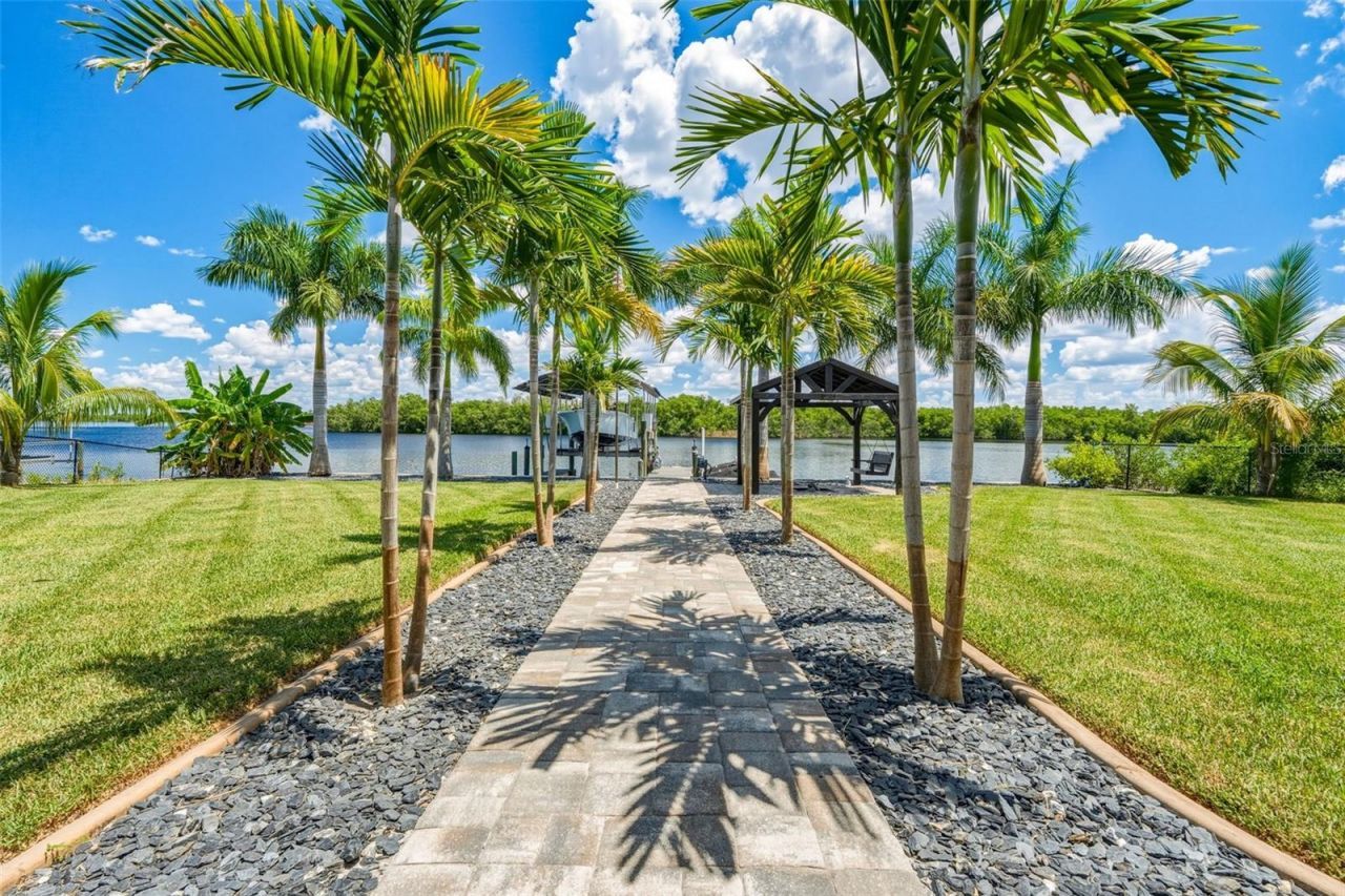 2424 Harbour Drive, Punta Gorda, FL 33983 Photo
