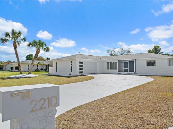2210 BLACKWOOD DRIVE, VENICE, FL 34293
