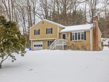 26 Falls Rd, Sunderland, MA 01375