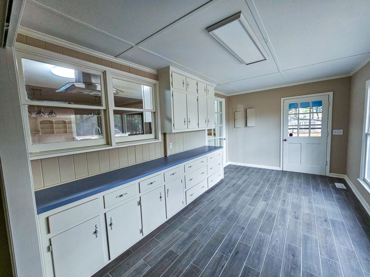 127 Meadowlake Drive Photo 14