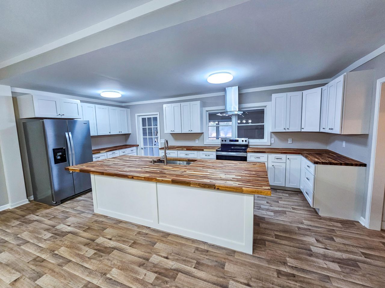 127 Meadowlake Drive Photo 15