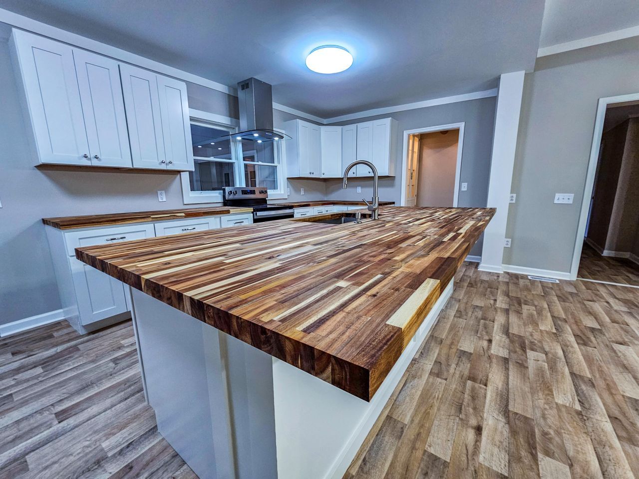 127 Meadowlake Drive Photo 17