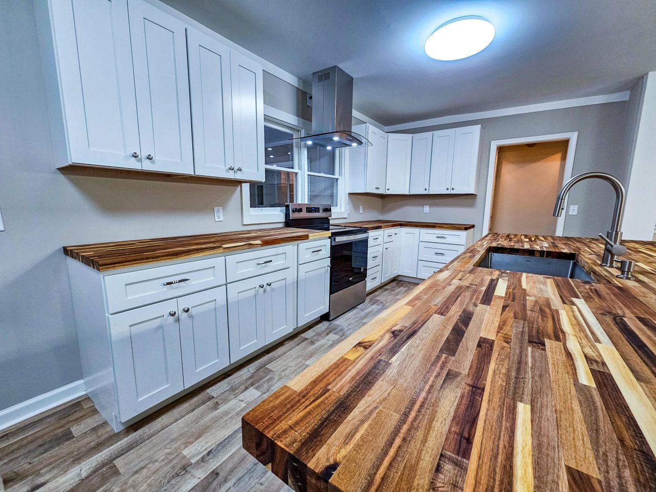 127 Meadowlake Drive Photo 18