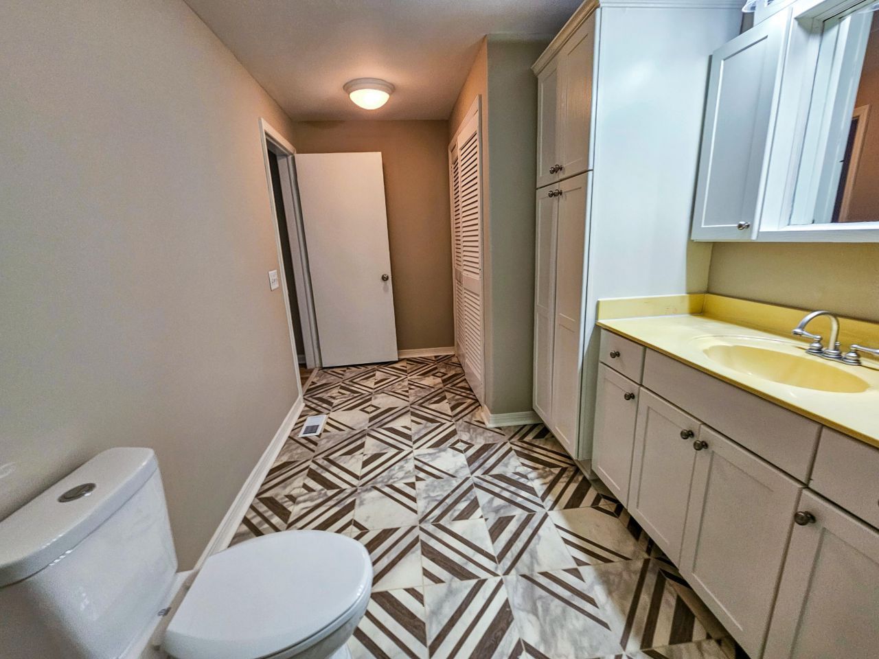 127 Meadowlake Drive Photo 38