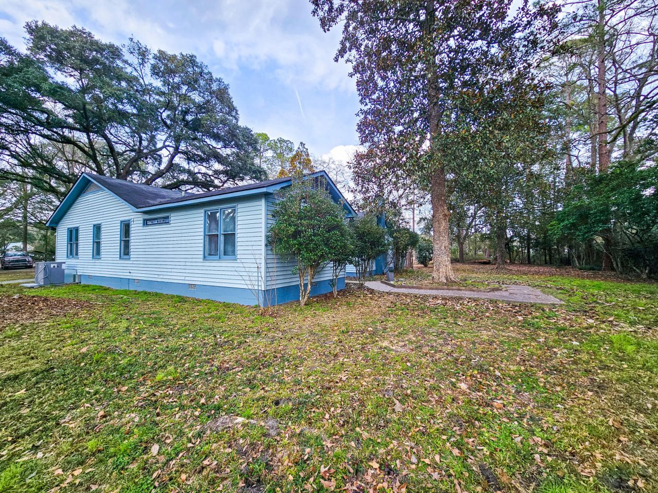 127 Meadowlake Drive Photo 4