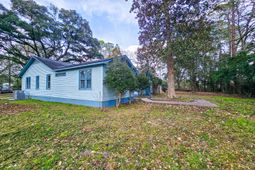 127 Meadowlake Drive photo 4