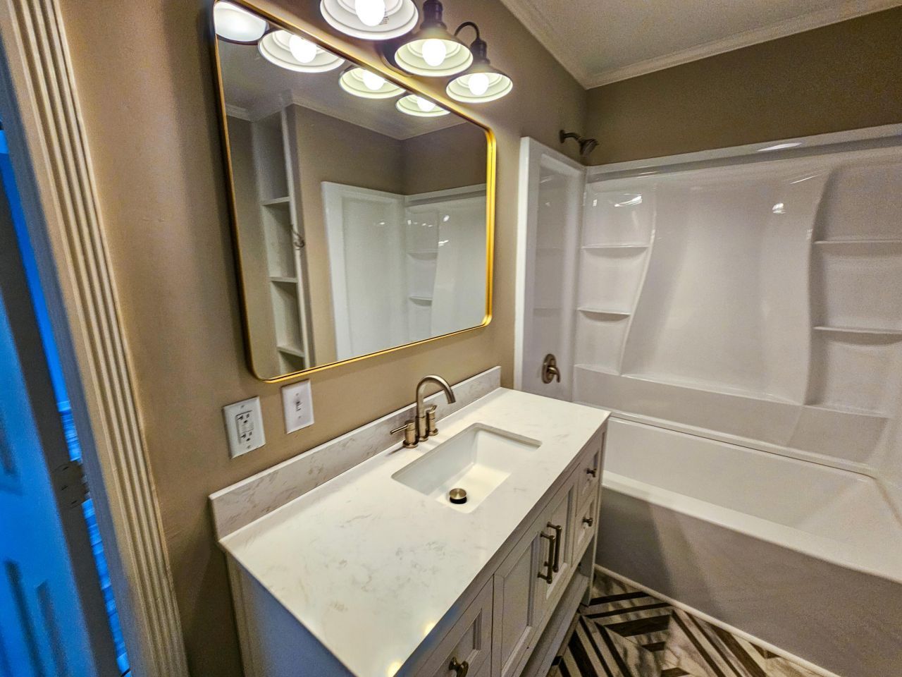 127 Meadowlake Drive Photo 54