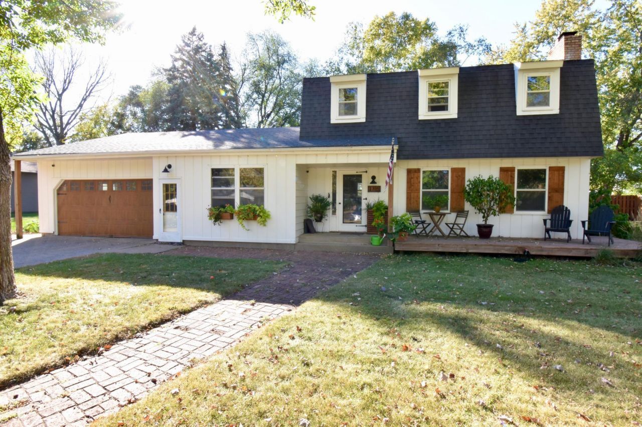 1715 Hillcrest Road, Saint Cloud, MN 56303 Main Photo