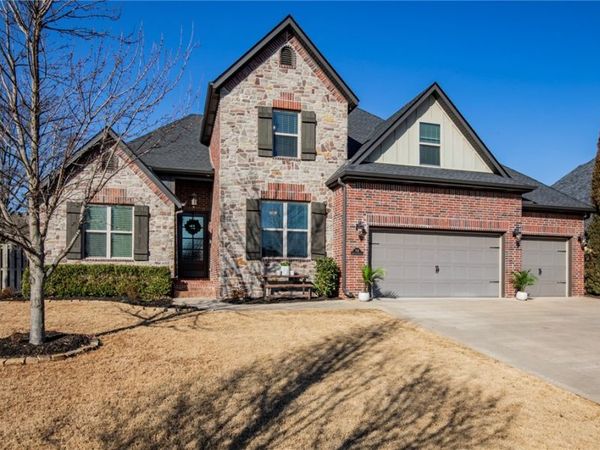 702 SE Fullerton Street, Bentonville, AR 72712