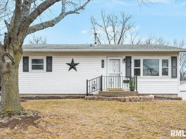 1423 ARTHUR Street, Pekin, IL 61554