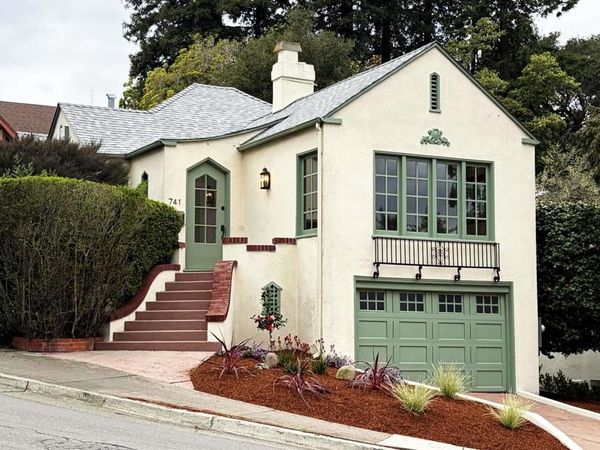 741 741 Grosvenor Pl, Oakland, CA 94610