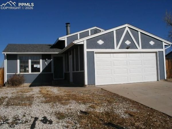 2315 Newcastle Drive, Pueblo, CO 81008