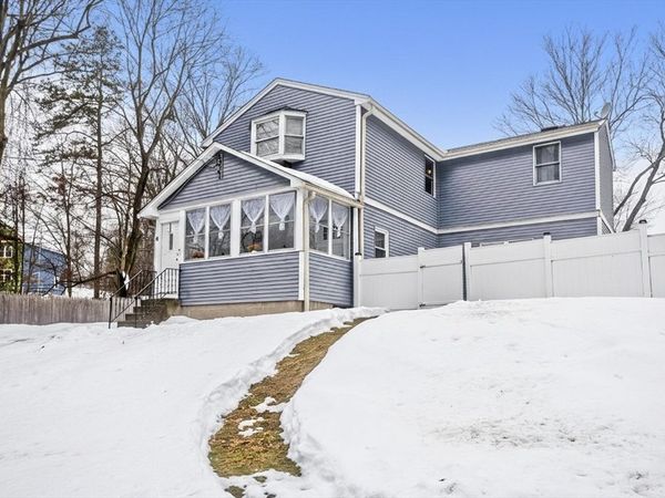 8 Putnam St, Springfield, MA 01109