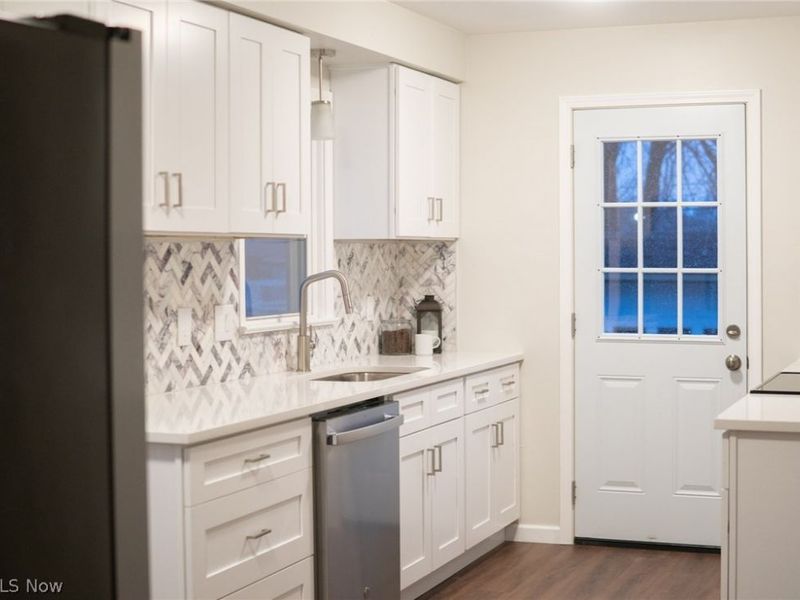 31931 Dickerson Road, Willowick, OH 44095 Photo 6