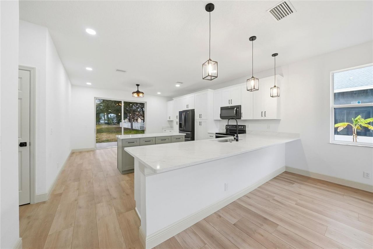 6931 34th Avenue E, Palmetto, FL 34221 Photo