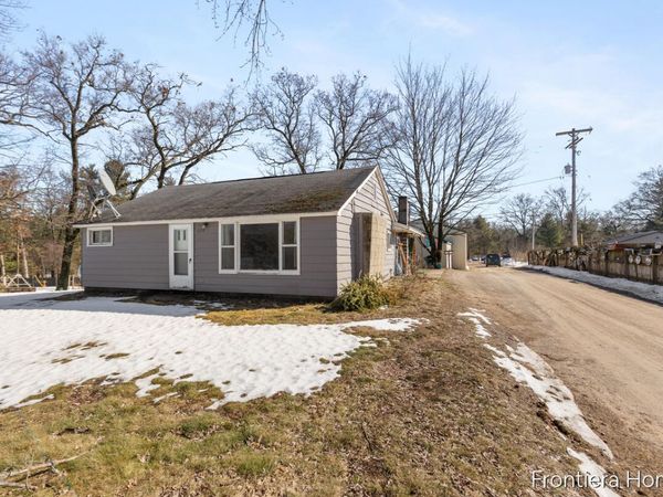 6348 Holton Road, Twin Lake, MI 49457