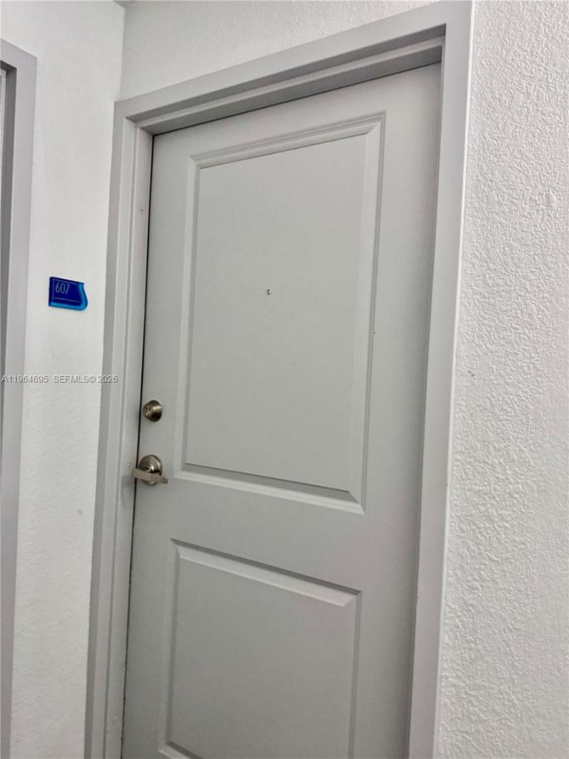 401 N 69th St, Unit 607, Miami Beach, FL 33141 Photo