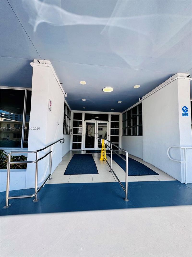 401 N 69th St, Unit 607, Miami Beach, FL 33141 Photo