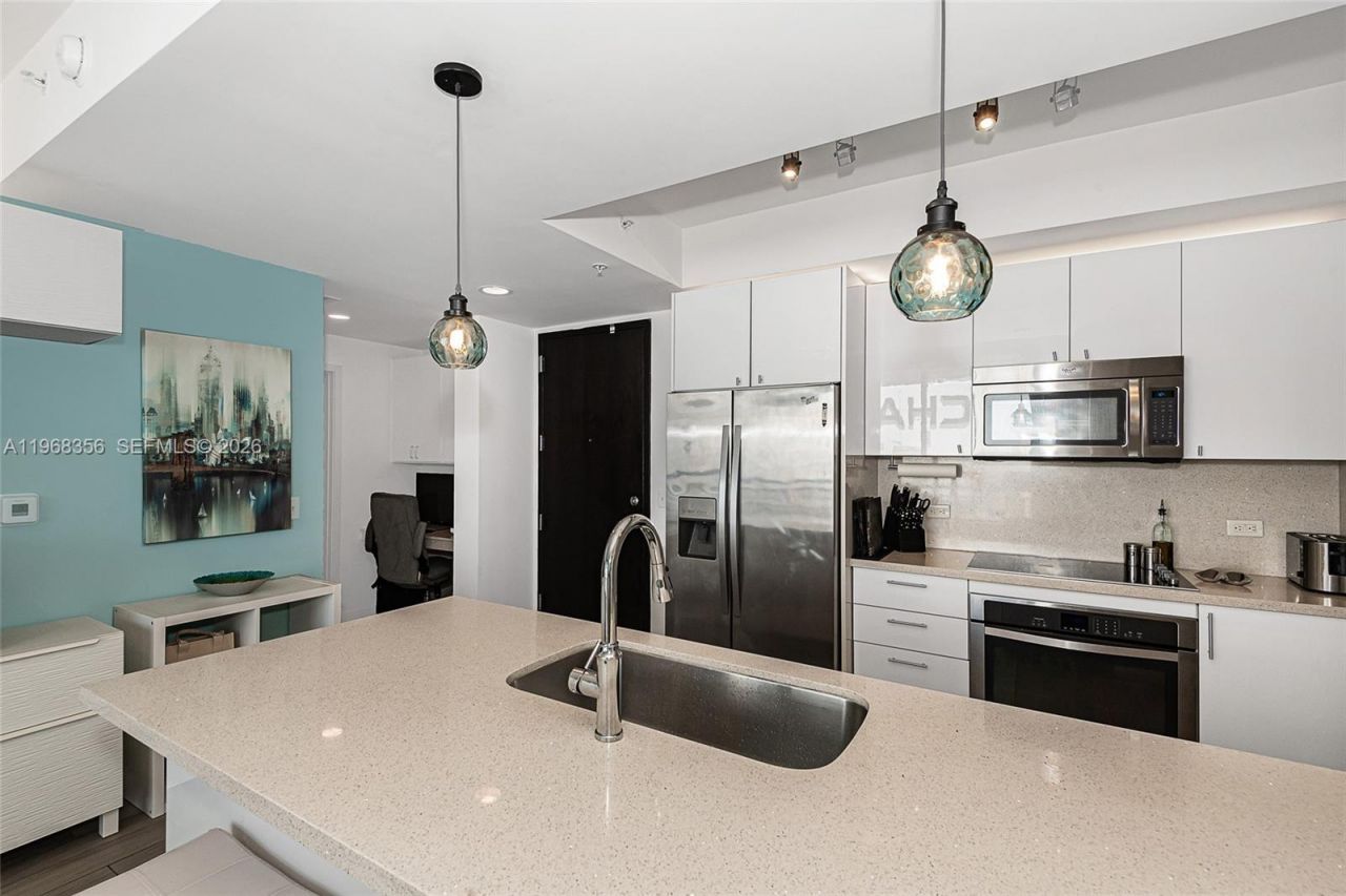 999 SW 1st Ave, Unit 3215, Miami, FL 33130 Photo