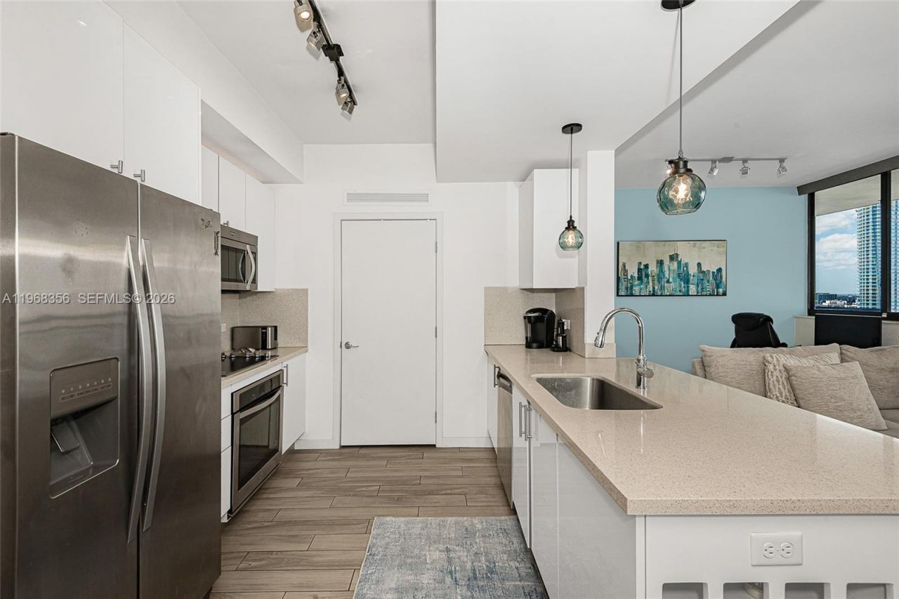 999 SW 1st Ave, Unit 3215, Miami, FL 33130 Photo