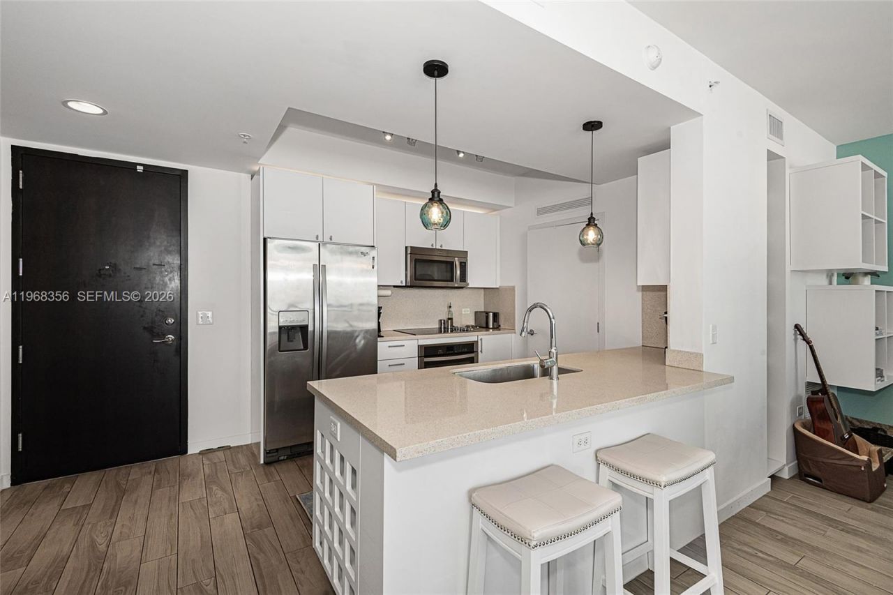 999 SW 1st Ave, Unit 3215, Miami, FL 33130 Photo