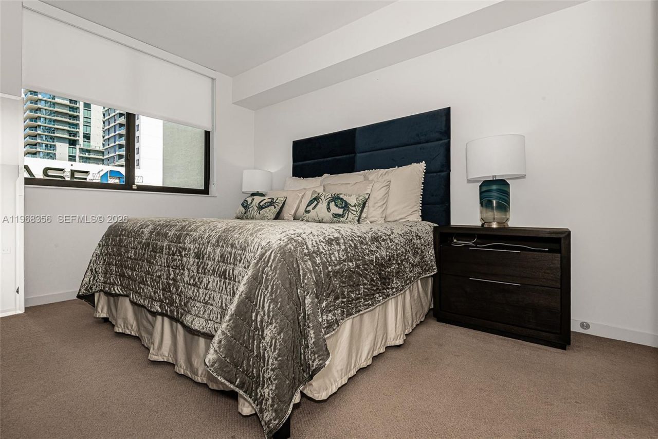 999 SW 1st Ave, Unit 3215, Miami, FL 33130 Photo