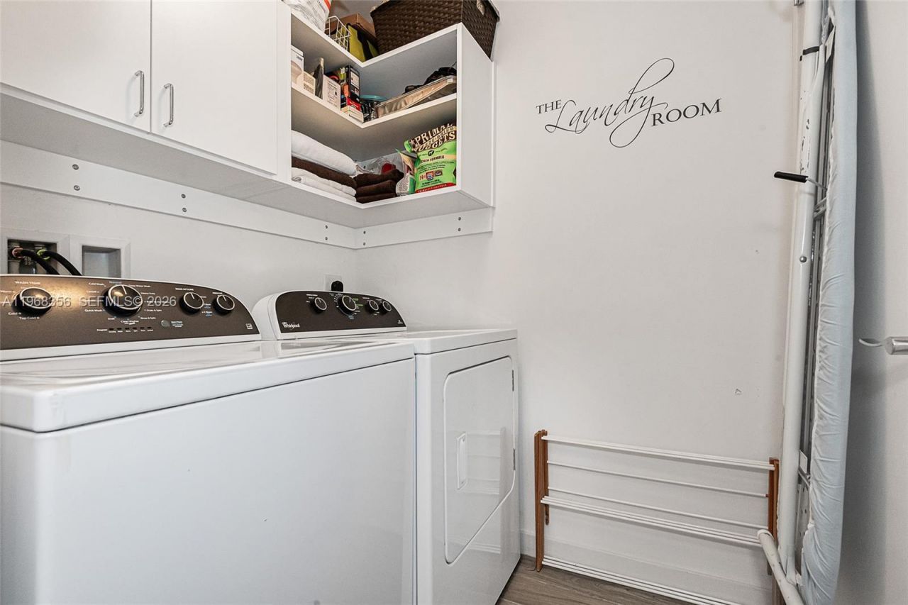 999 SW 1st Ave, Unit 3215, Miami, FL 33130 Photo