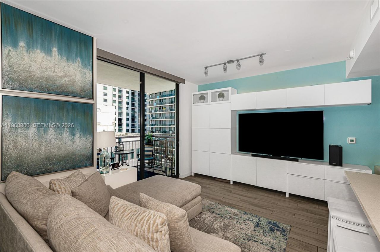 999 SW 1st Ave, Unit 3215, Miami, FL 33130 Photo