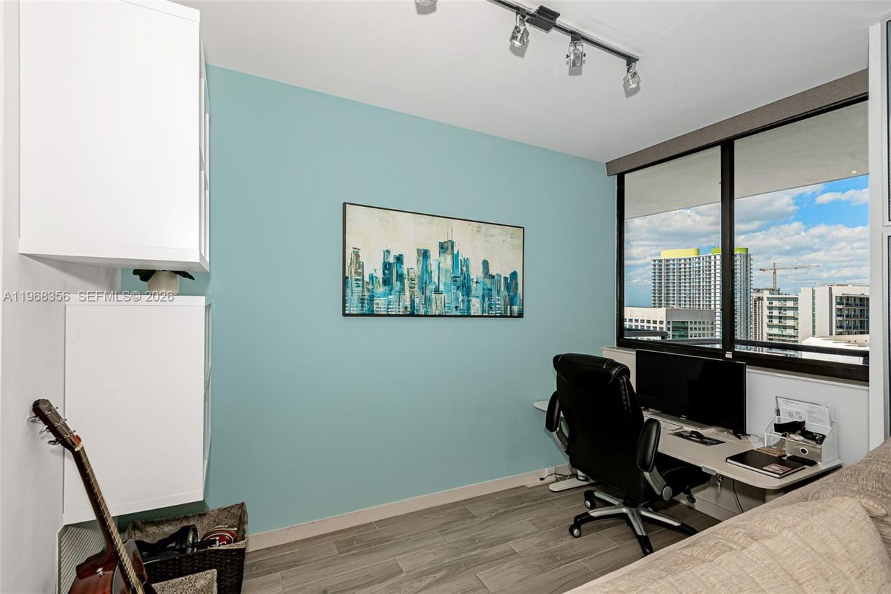 999 SW 1st Ave, Unit 3215, Miami, FL 33130 Photo