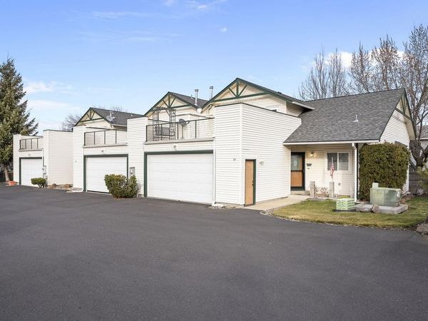 438 NW 19th Street, UNIT 17, Redmond, OR 97756