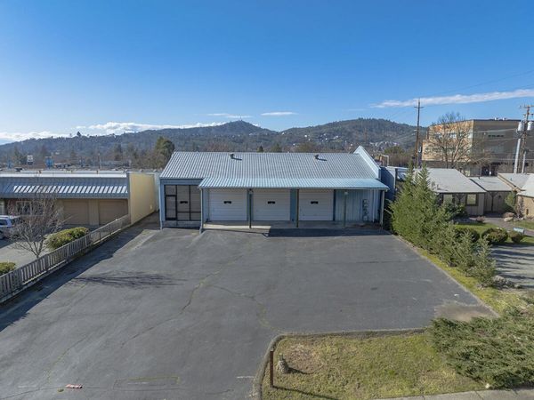 1694 NE Lynda Lane, Grants Pass, OR 97526