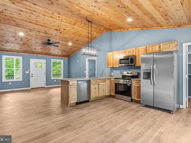 5 PIN OAK LANE, BASYE, VA 22810