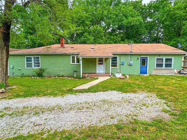 421 S 1st Street, Mound City, KS 66056