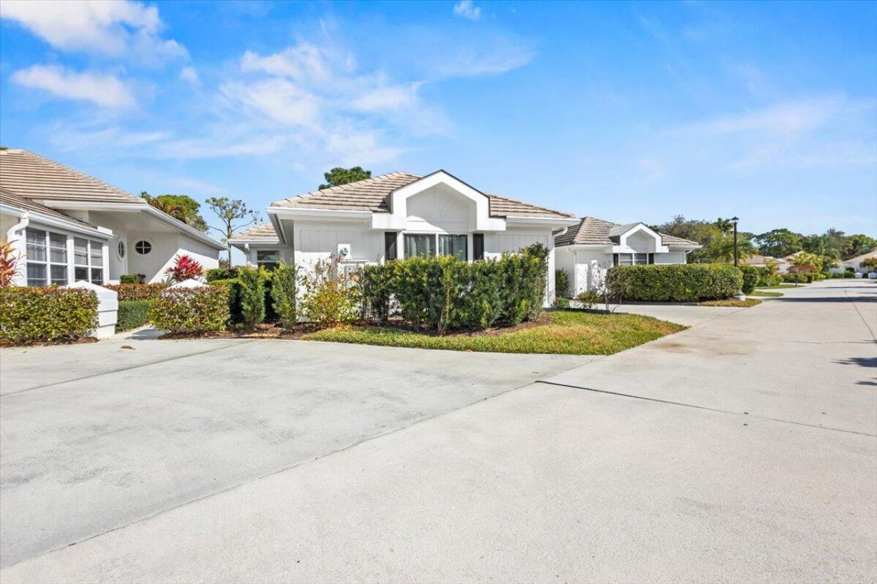 2253 NW Seagrass Drive, Palm City, FL 34990 Photo