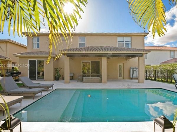 3846 W Gardenia Ave , Weston, FL 33332