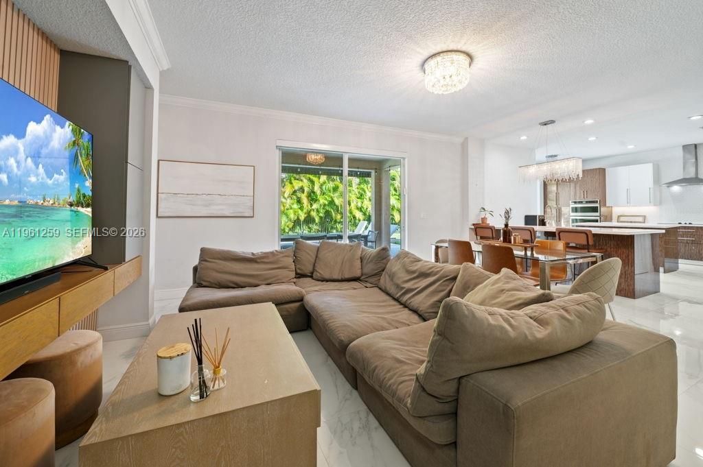 3846 W Gardenia Ave , Weston, FL 33332 Photo