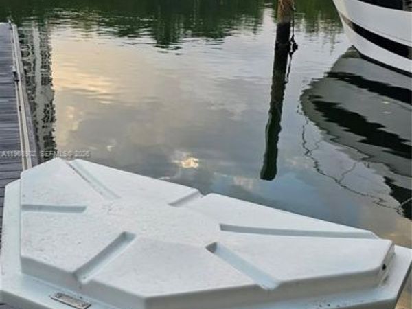 3575 Mystic Pointe Dr , Aventura, FL 33180