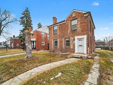 16814 Strathmoor Street, Detroit, MI 48235