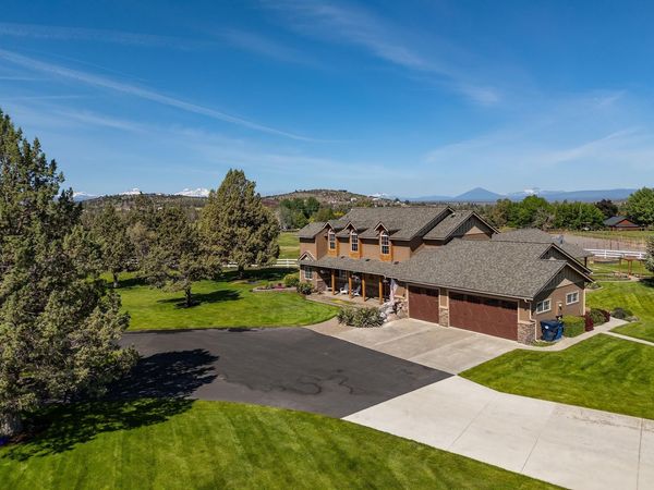6419 NE Juniper Ridge Road, Redmond, OR 97756