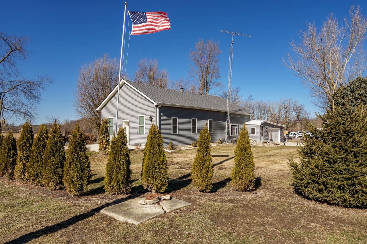 908 Hunter Road Caledonia, IL 61011