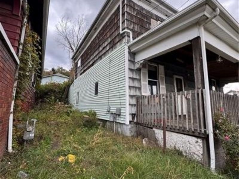 519 Clinton Street, Martins Ferry, OH 43935 Photo 2