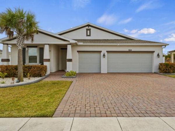 7608 NW Deysbrook Lane, Port Saint Lucie, FL 34987