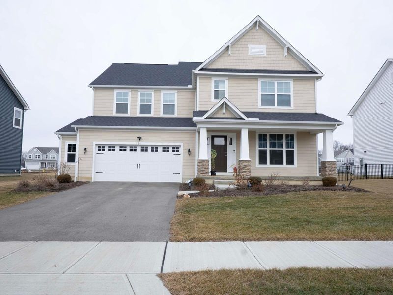 116 Maple Crest Drive, Lewis Center, OH 43035 Photo 2