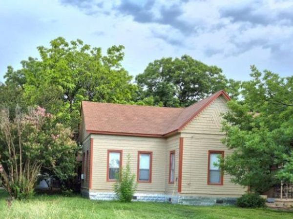 204 W Salty ST, Thorndale, TX 76577