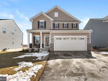 1174 WOODMONT LANE, CATASAUQUA, PA 18032